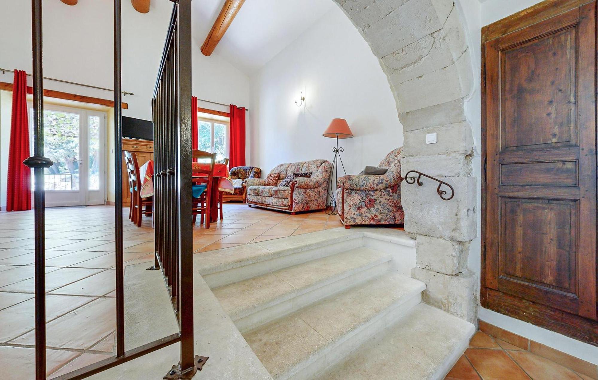 Awesome Home In Bollene With Wifi Ngoại thất bức ảnh